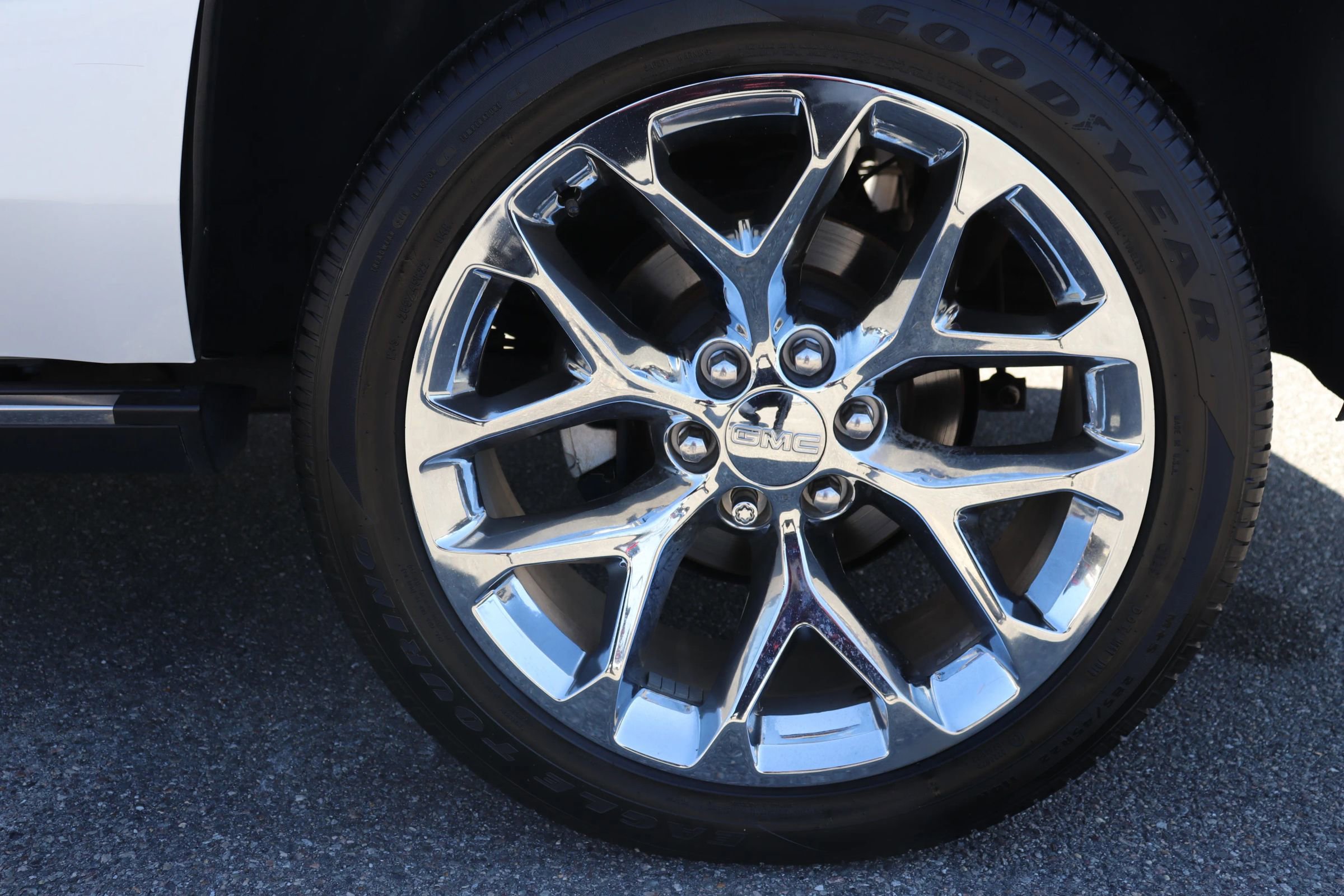 Used 2019 GMC Yukon Denali w/ Denali Ultimate Package image 25