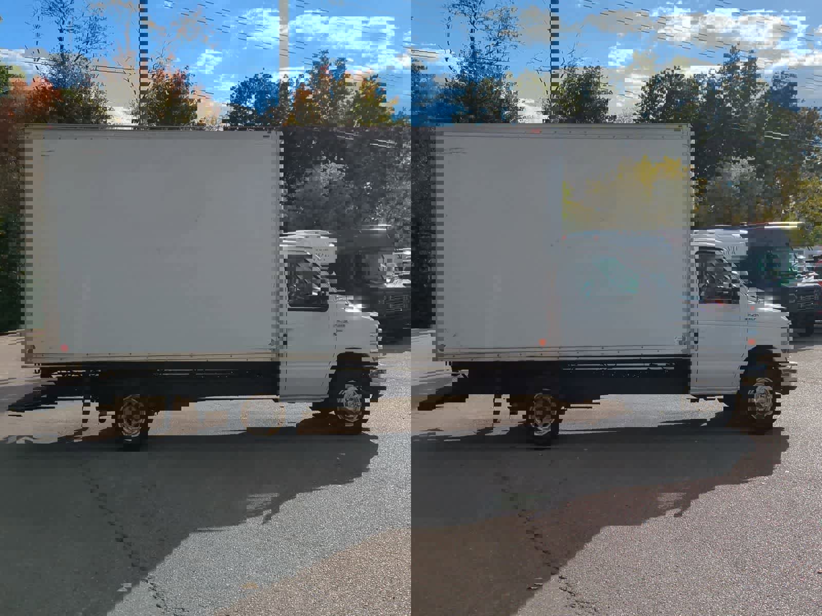 Used 2016 Ford E-450 and Econoline 450 Super Duty w/ Exterior Upgrade Package image 9