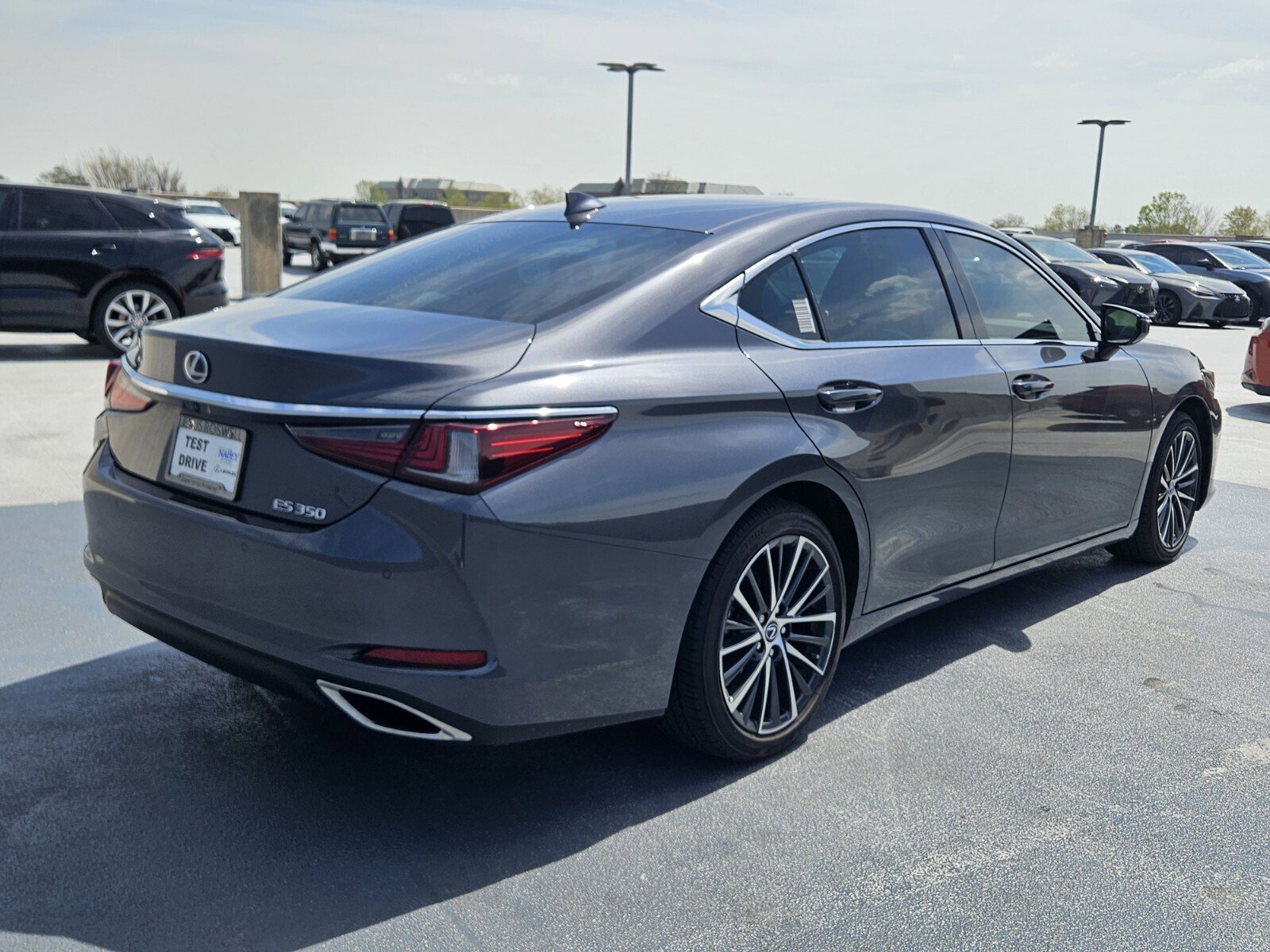 Used 2024 Lexus ES 350 350 w/ Premium Package image 3