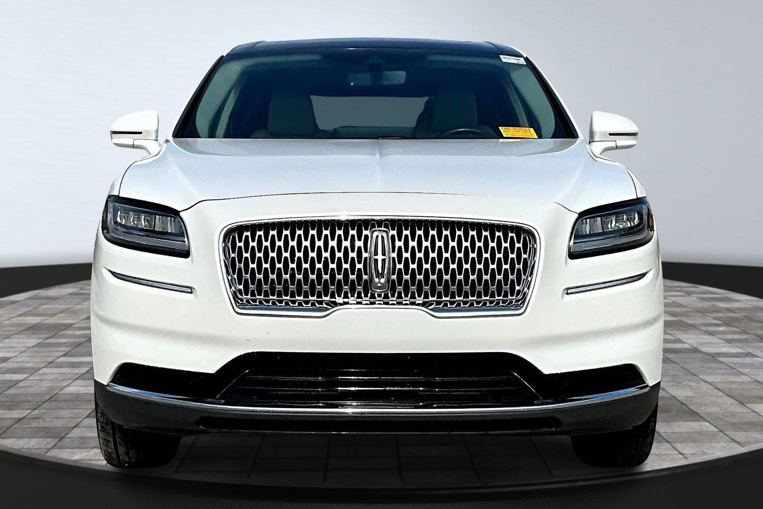 Used 2022 Lincoln Nautilus Reserve image 3