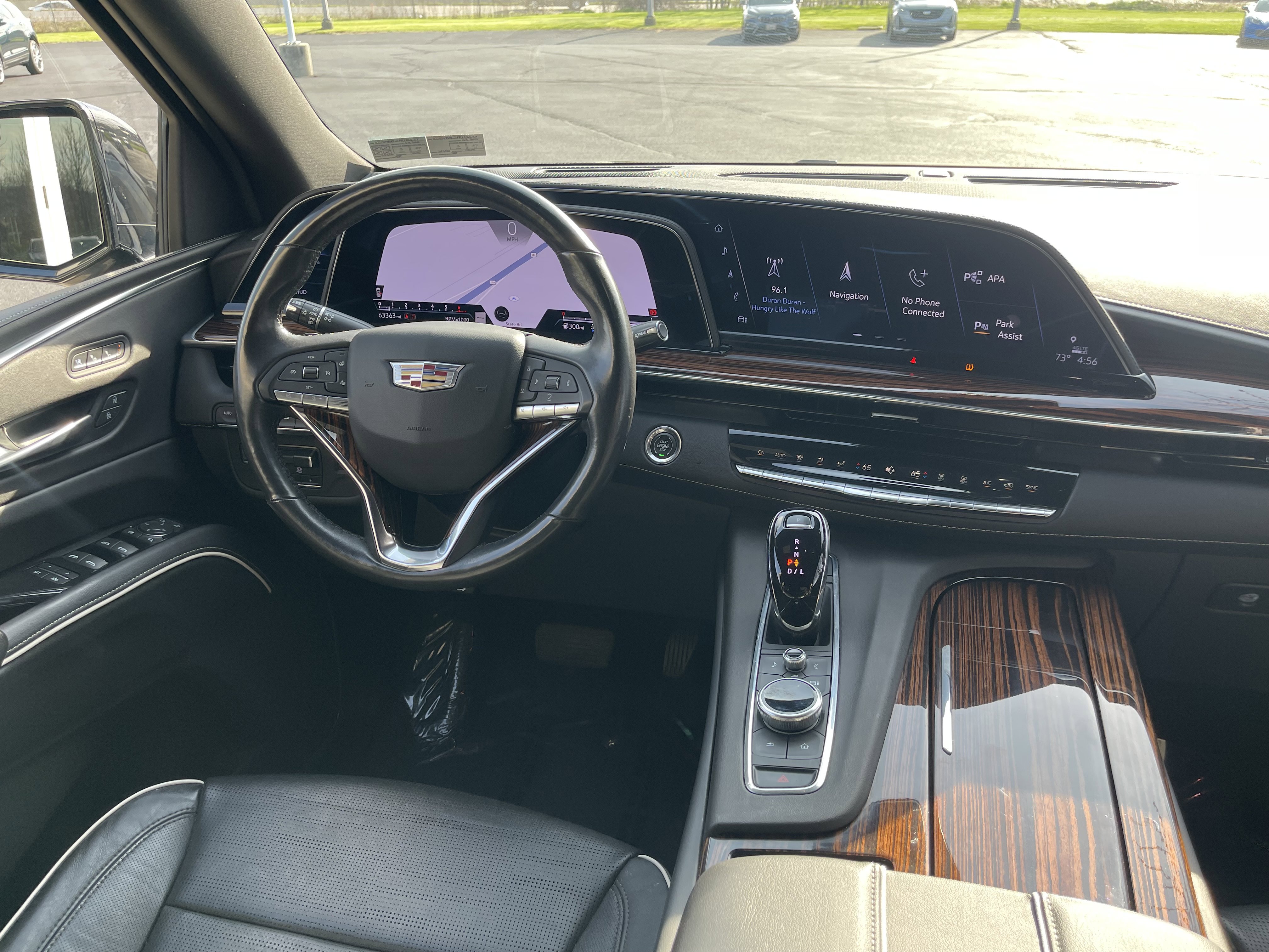 Used 2023 Cadillac Escalade Premium Luxury AWD/4WD image 27