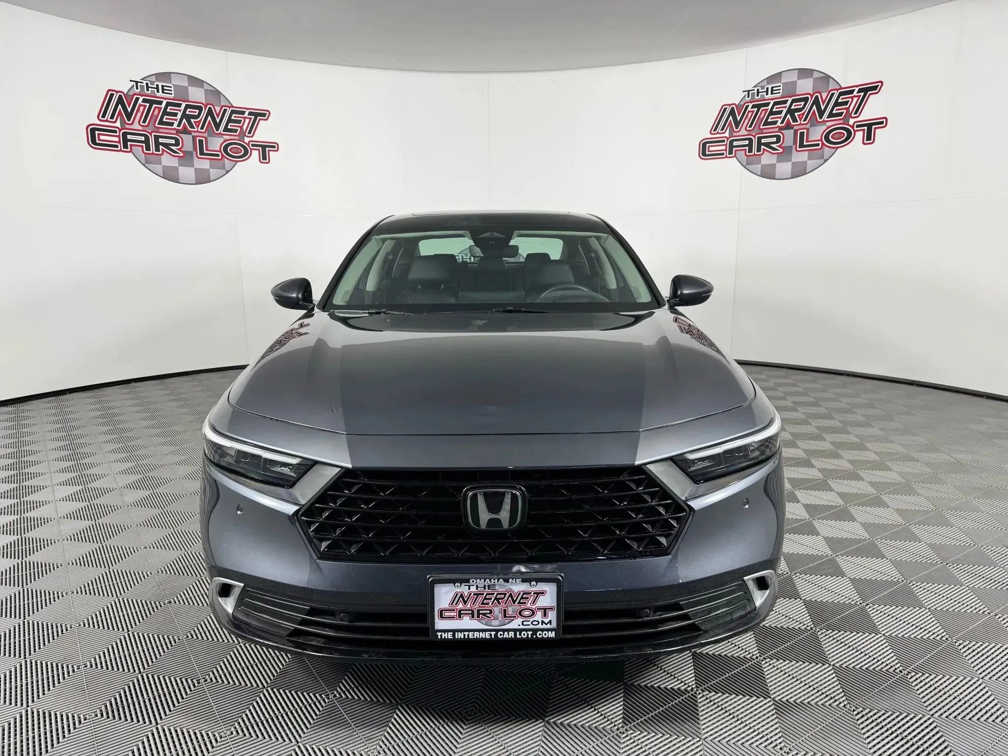 Used 2023 Honda Accord Touring image 2