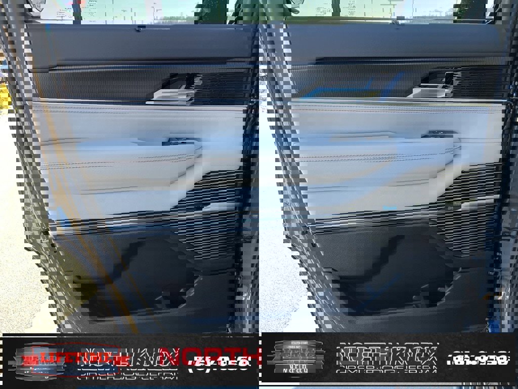 New 2026 Jeep Grand Wagoneer Summit image 18