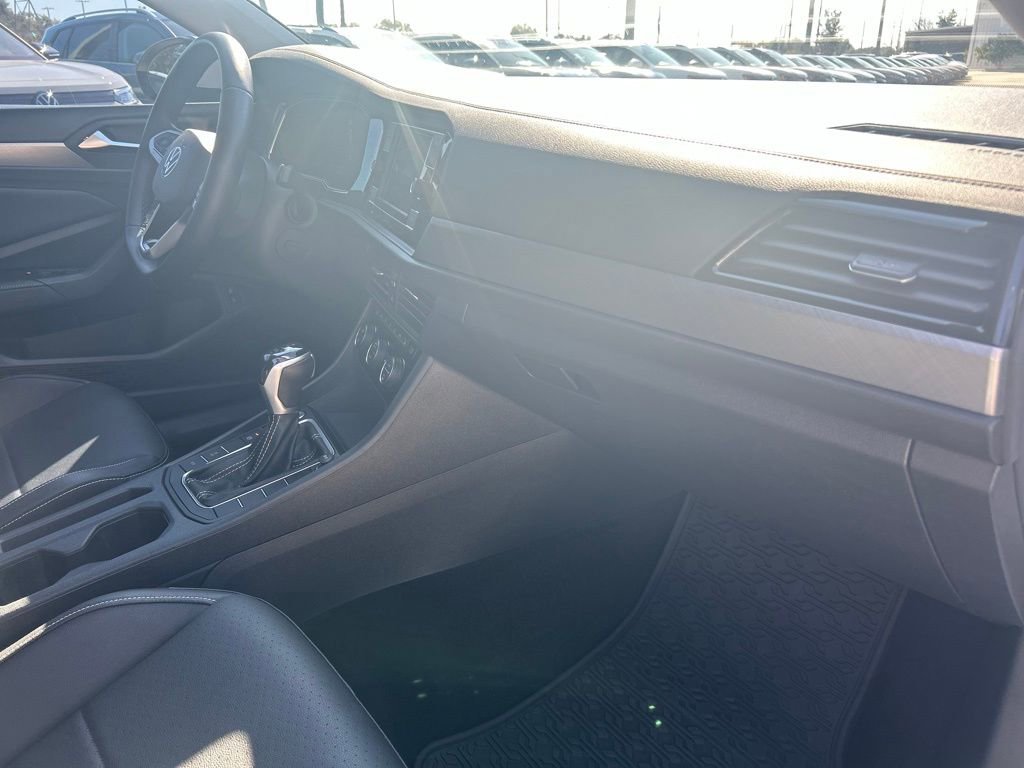 Used 2023 Volkswagen Jetta SE image 45