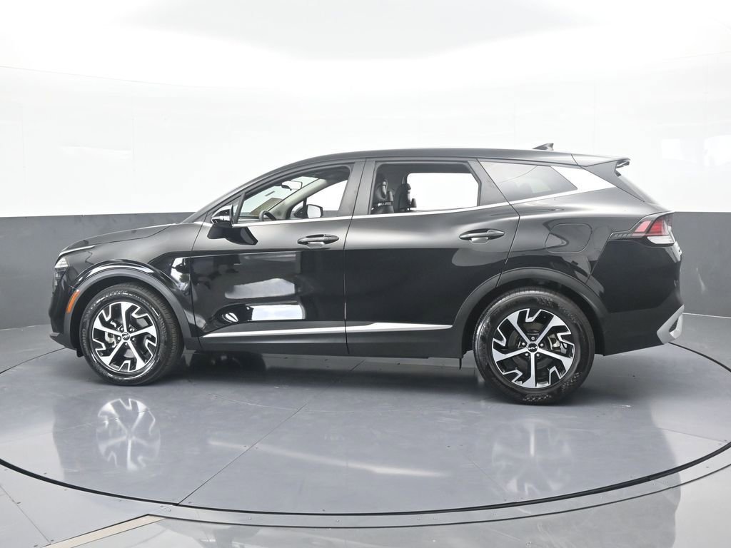 Used 2025 Kia Sportage EX image 3