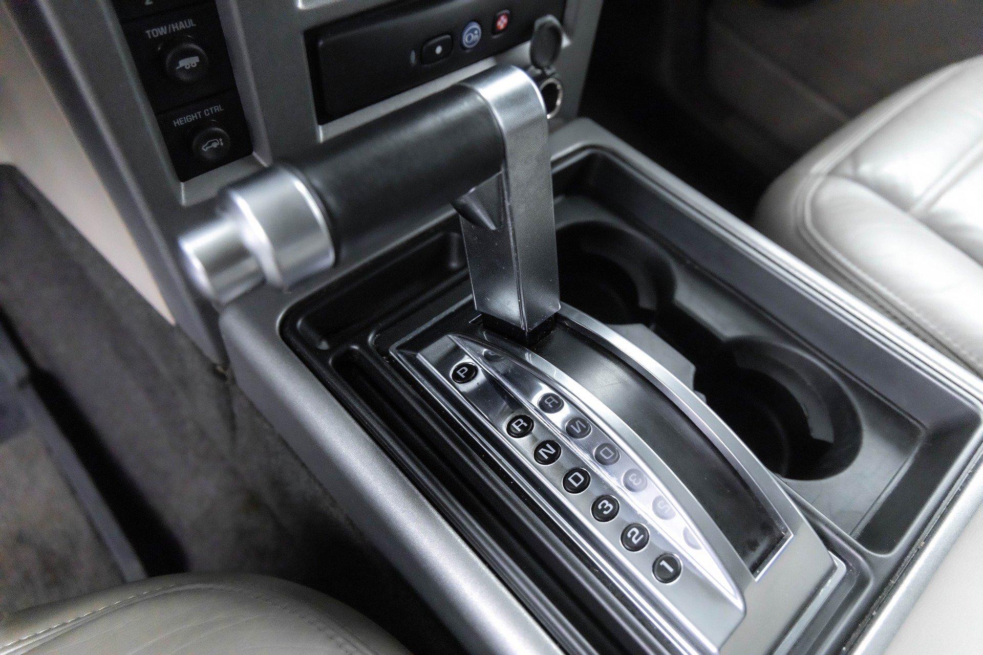 Used 2003 HUMMER H2 Luxury w/ Preferred Equipment Group image 16