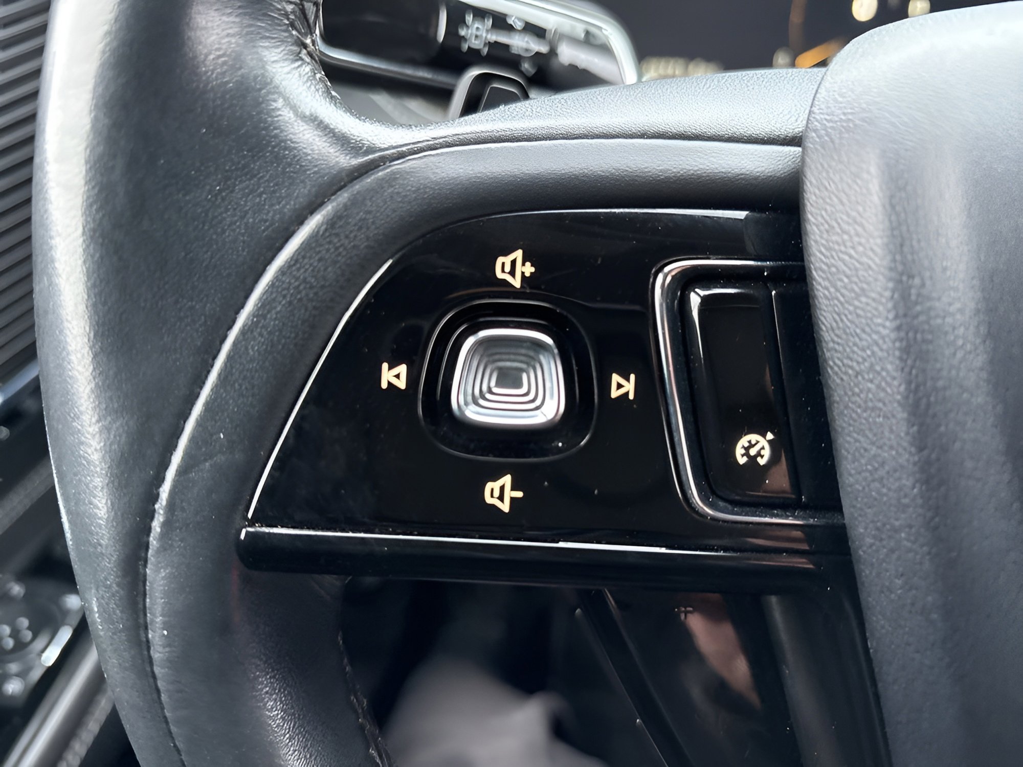 Used 2022 Lincoln Corsair Reserve image 15