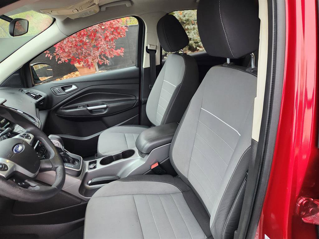 Used 2013 Ford Escape SE image 25