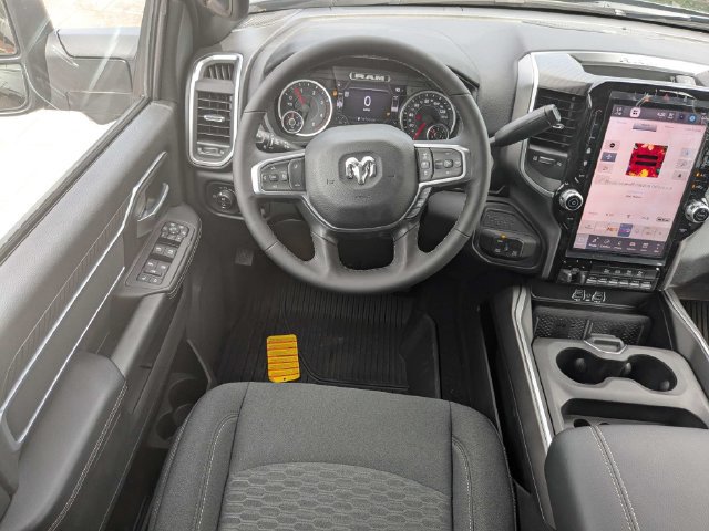 New 2026 RAM 3500 Big Horn AWD/4WD image 17