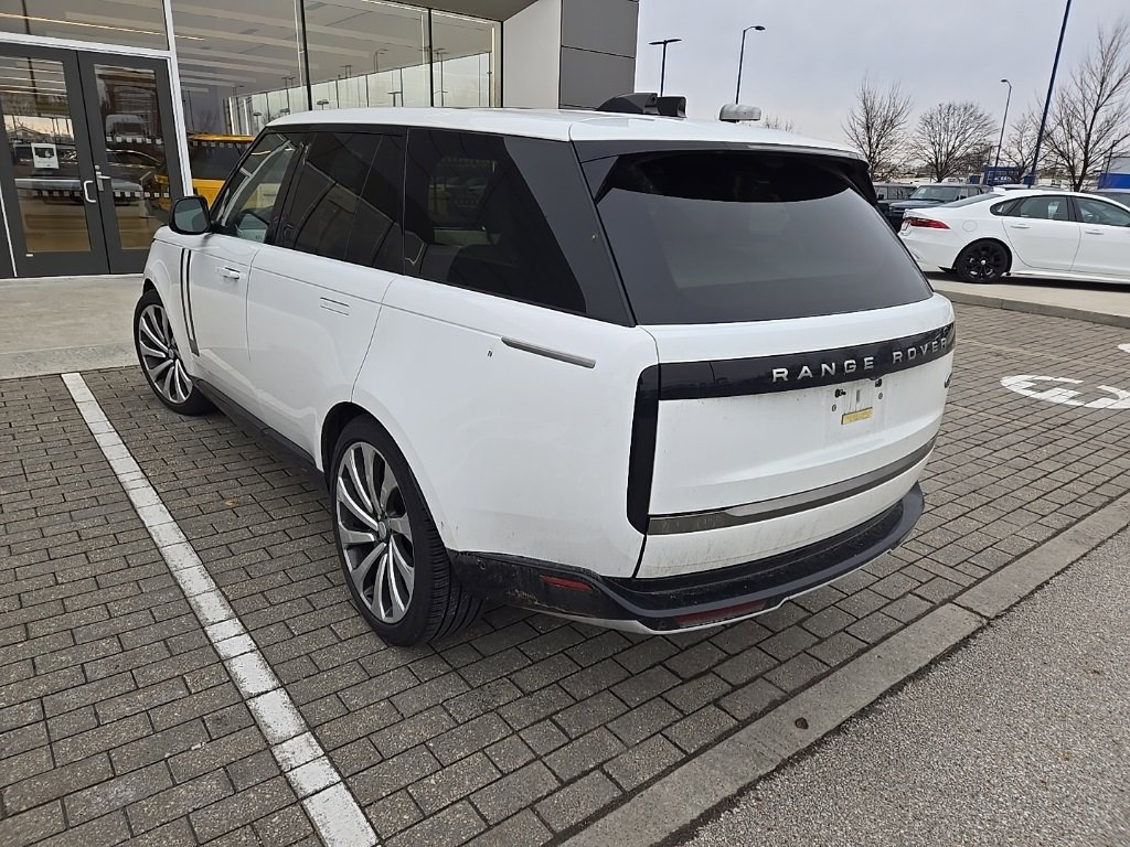 Used 2023 Land Rover Range Rover SE image 7