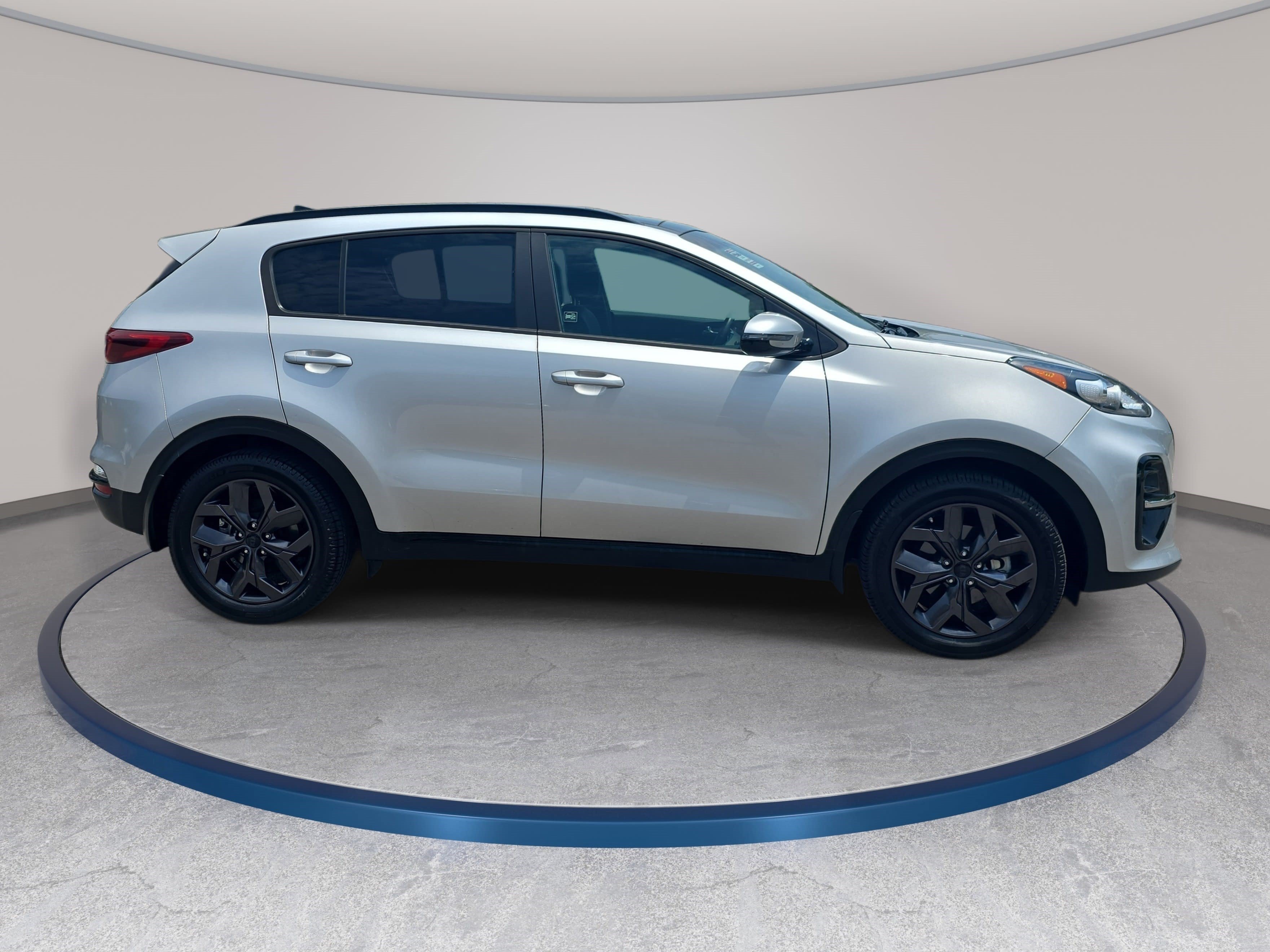 Used 2022 Kia Sportage Nightfall Edition FWD image 4