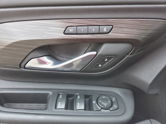 Used 2024 GMC Terrain SLT w/ Infotainment Package II image 14
