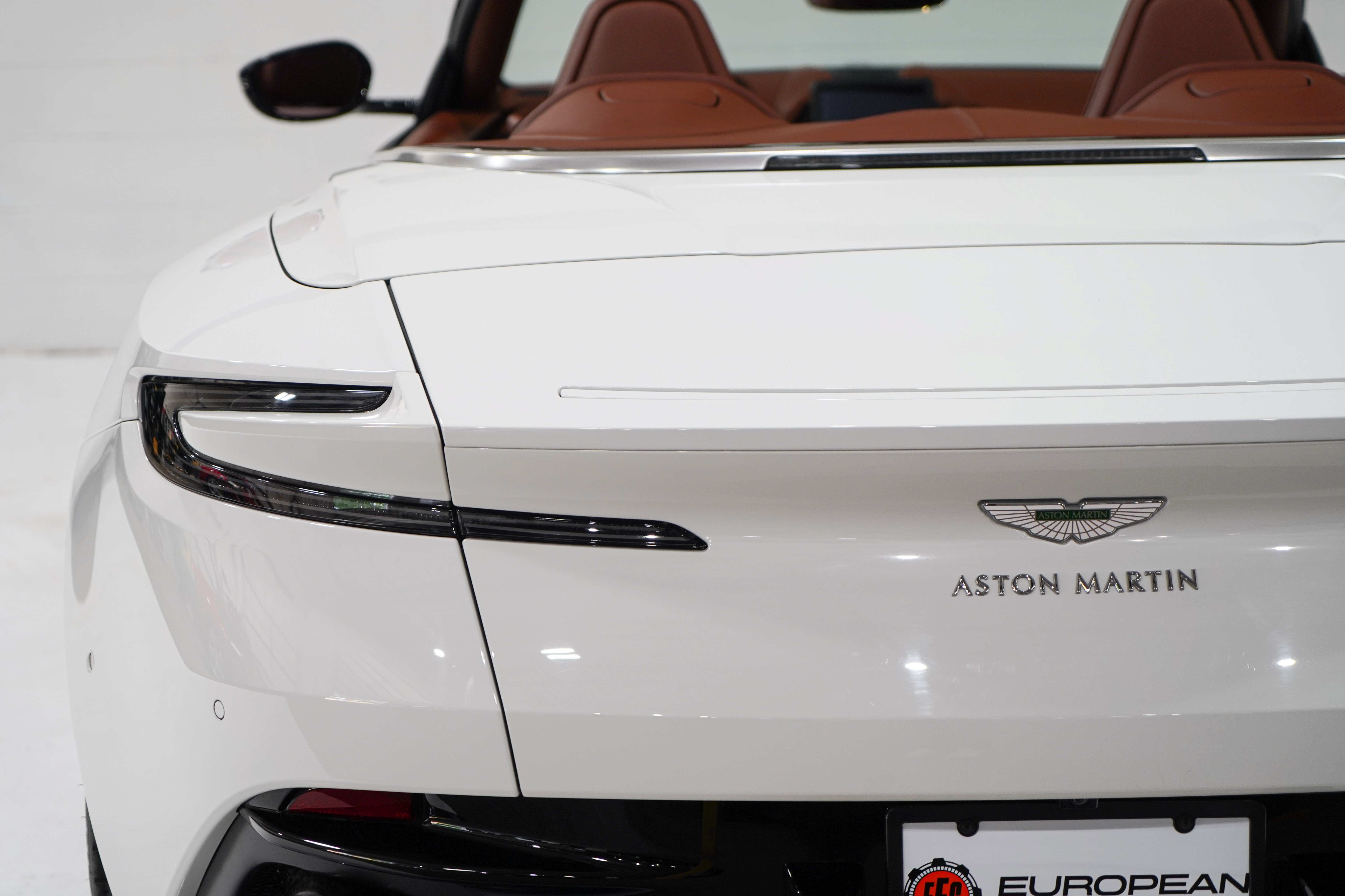 Used 2020 Aston Martin DB11 Volante RWD image 37