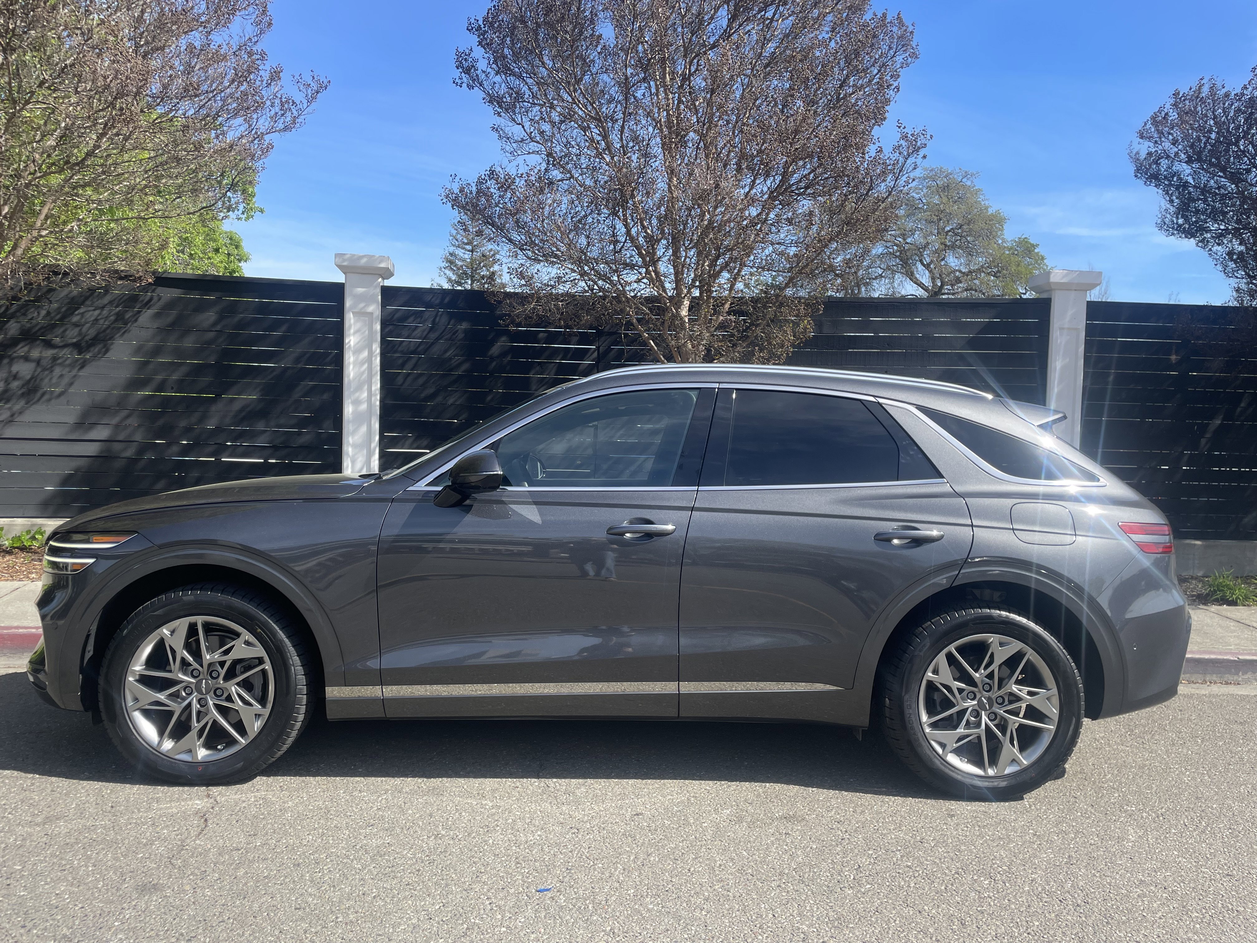 Used 2022 Genesis GV70 2.5T w/ Advanced Package image 1