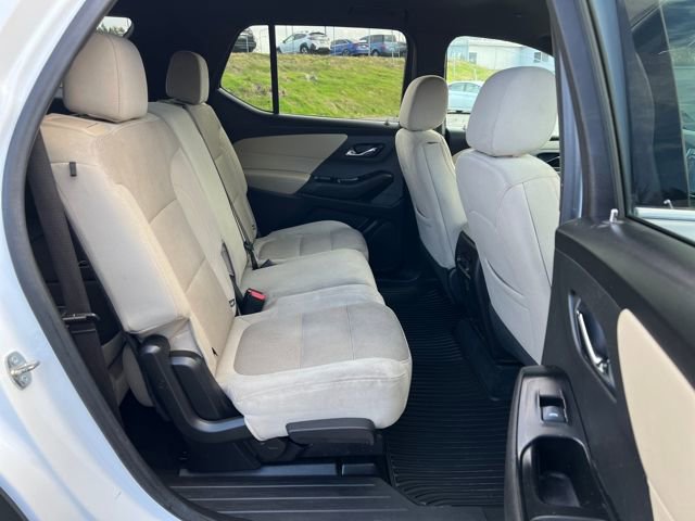 Used 2022 Chevrolet Traverse LS image 11