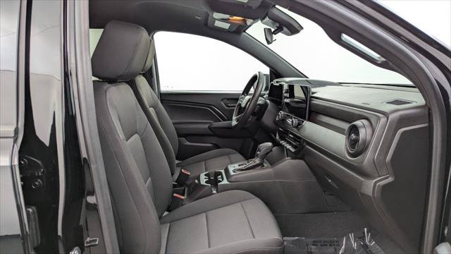 Used 2024 Chevrolet Colorado W/T RWD image 30