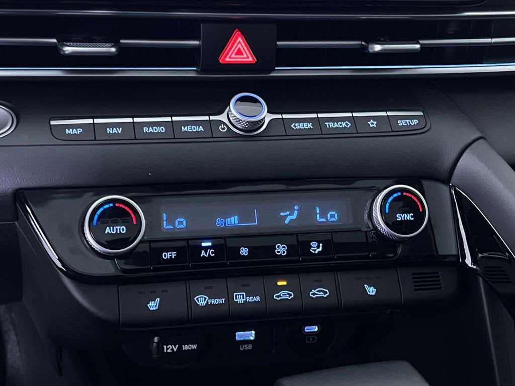 Used 2025 Hyundai Elantra SEL image 20