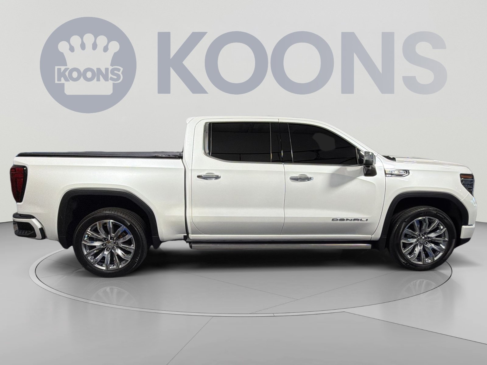 Used 2025 GMC Sierra 1500 Denali w/ Denali Reserve Package AWD/4WD image 8