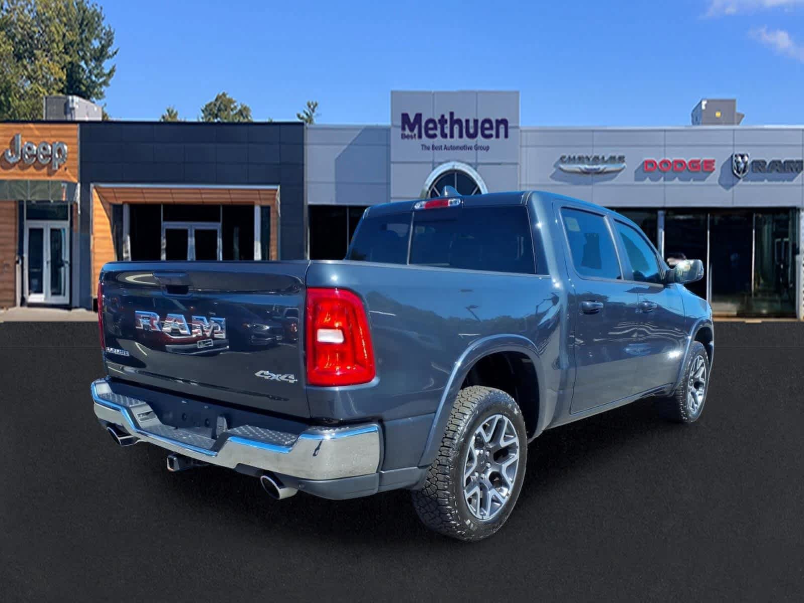 Used 2025 RAM 1500 Laramie AWD/4WD image 5