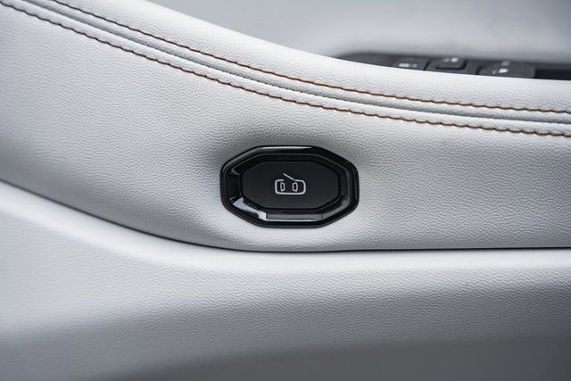 New 2026 Jeep Cherokee Overland image 51