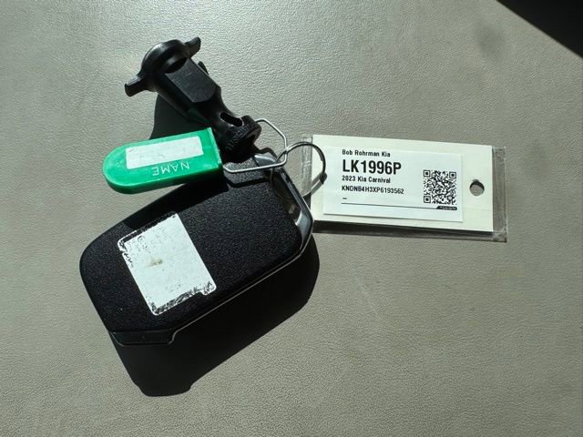 Used 2023 Kia Carnival LX FWD image 21