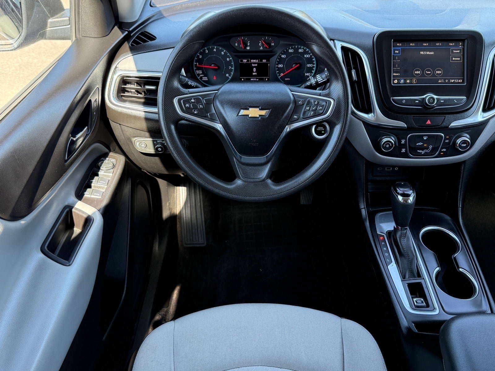 Used 2019 Chevrolet Equinox LS w/ LS Convenience Package FWD image 17