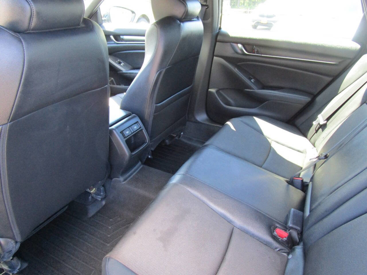Used 2022 Honda Accord Sport image 15