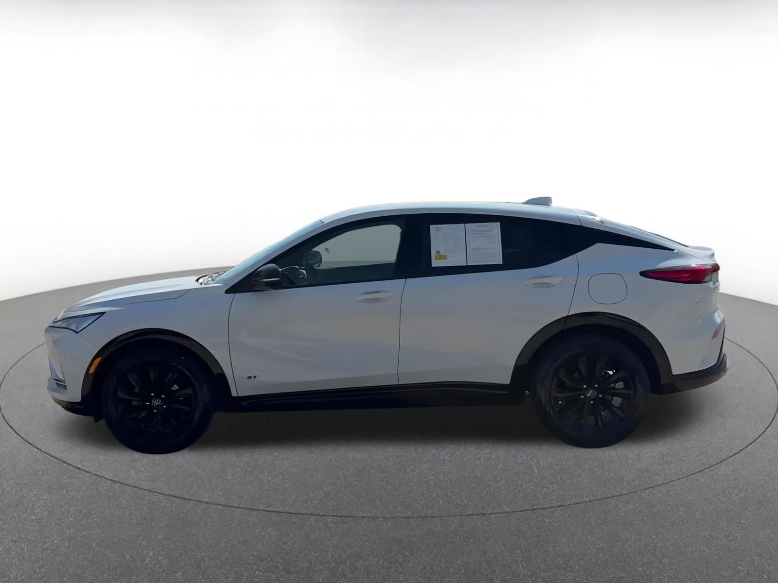 Used 2025 Buick Envista Sport Touring image 9