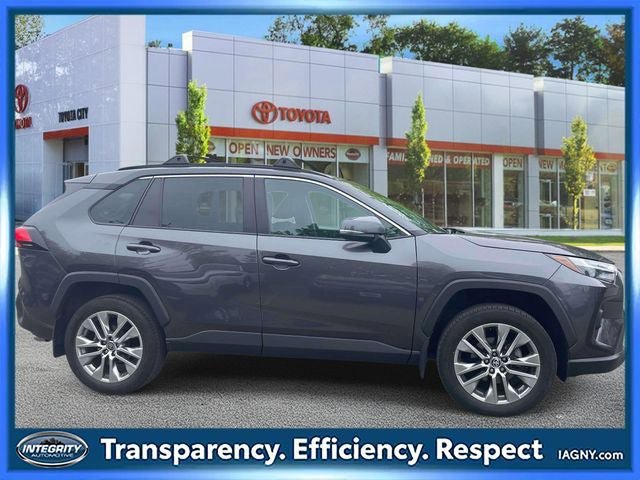Used 2023 Toyota RAV4 XLE Premium AWD/4WD image 5