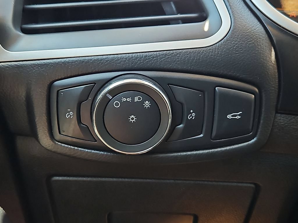 Used 2016 Ford Edge SEL w/ Equipment Group 201A FWD image 25