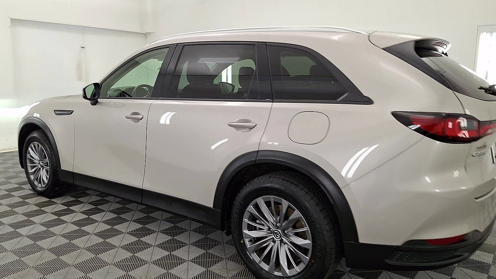 Used 2024 MAZDA CX-90 3.3 Turbo w/ Preferred Plus AWD/4WD image 2