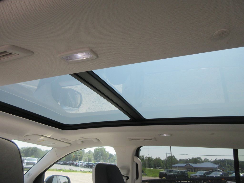 New 2026 GMC Acadia Denali w/ Super Cruise Package image 17