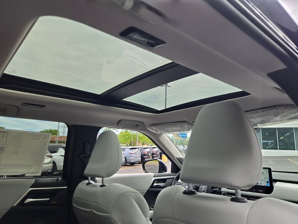 New 2026 Mitsubishi Outlander SE AWD/4WD image 8