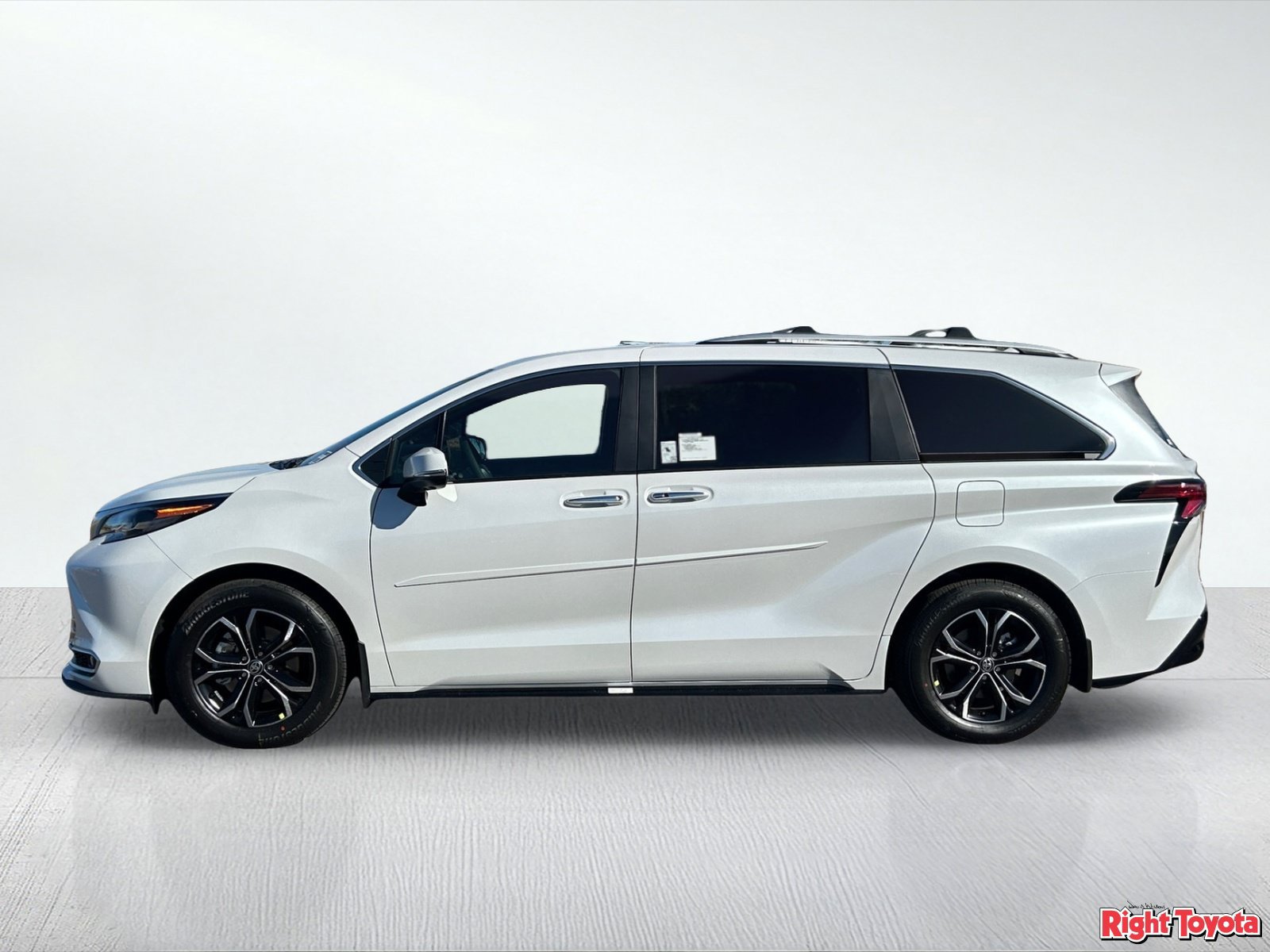New 2026 Toyota Sienna Platinum AWD/4WD image 3