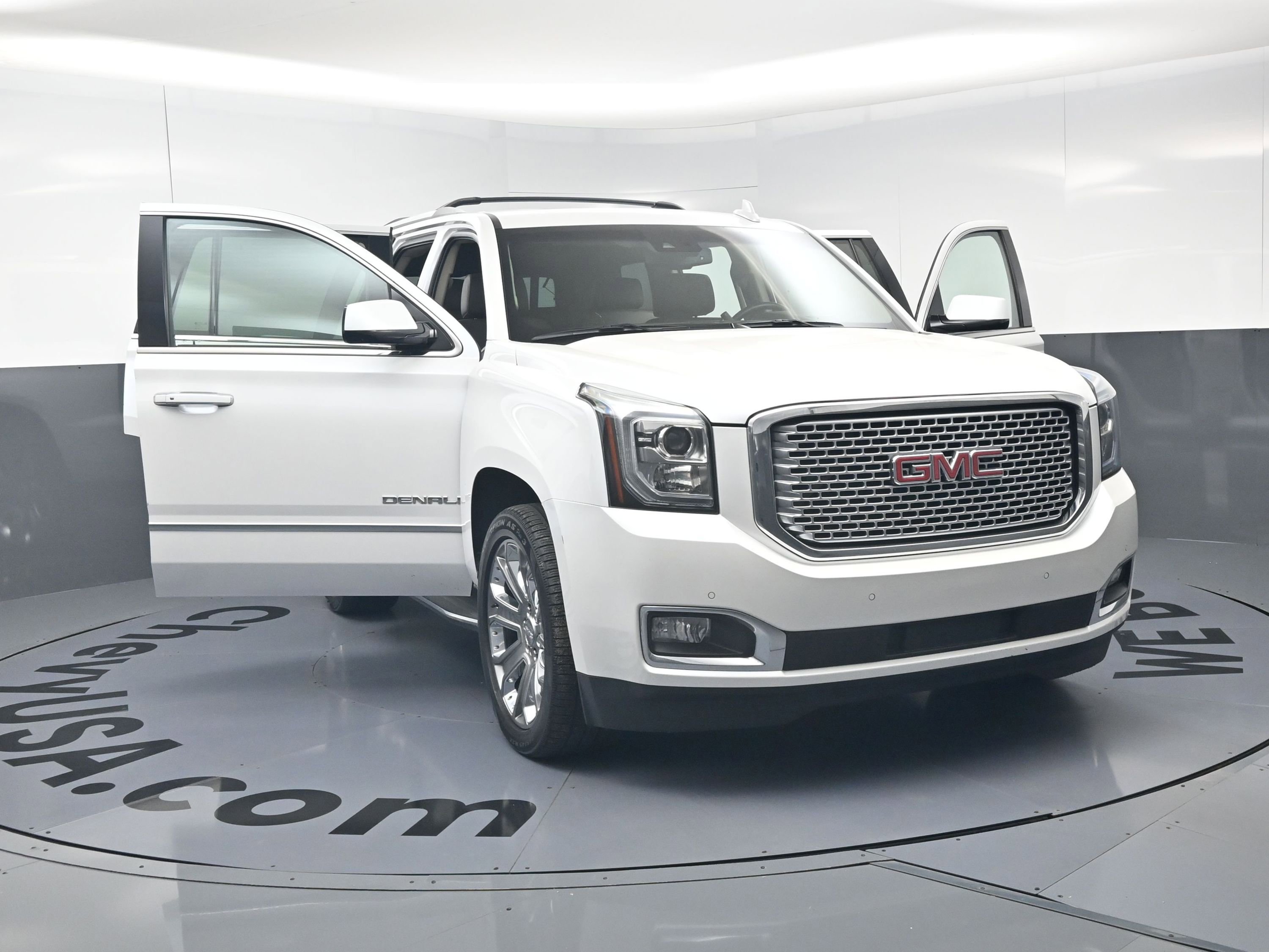 Used 2016 GMC Yukon Denali w/ Open Road Package AWD/4WD image 24