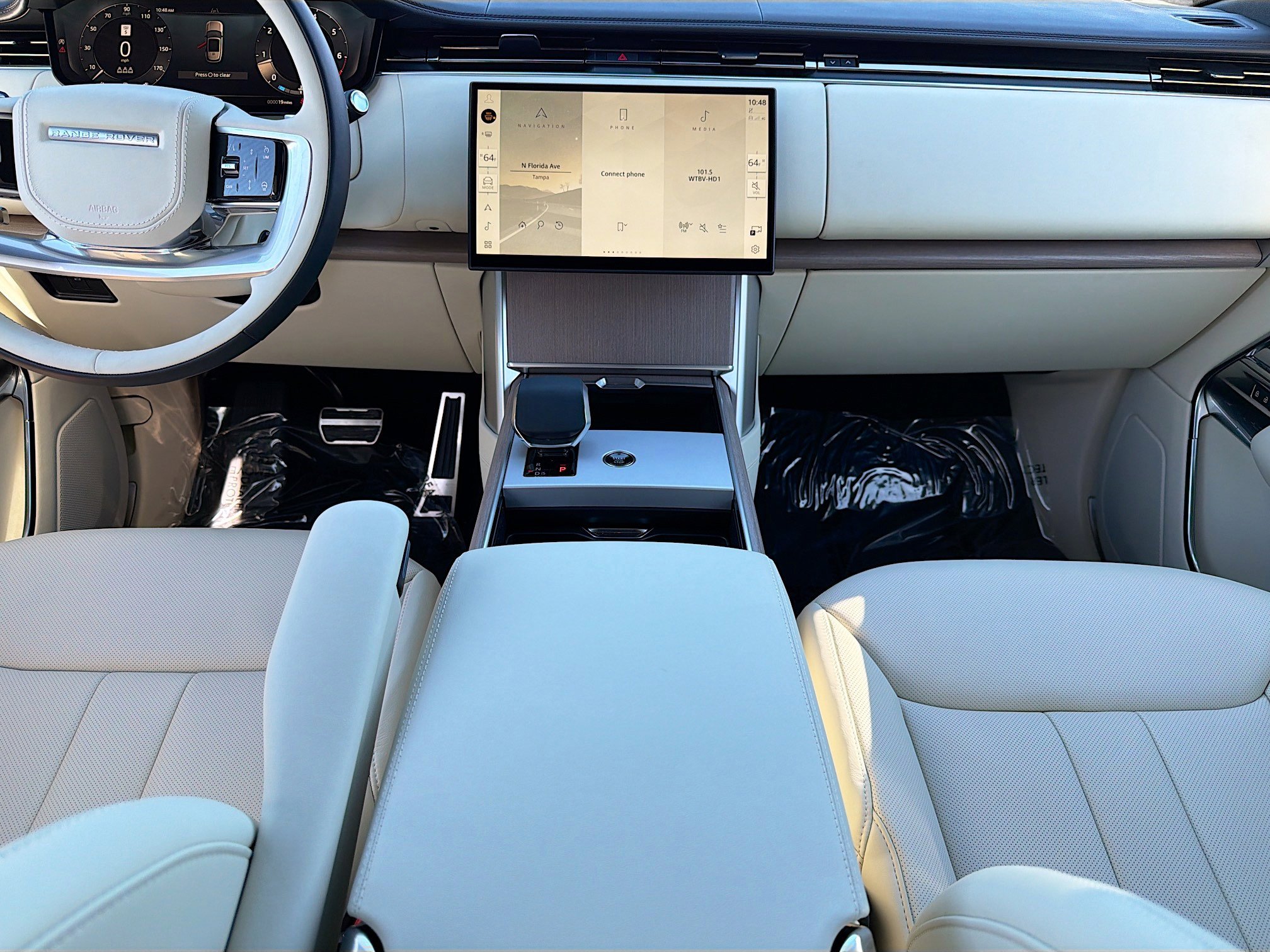 New 2026 Land Rover Range Rover SE image 18