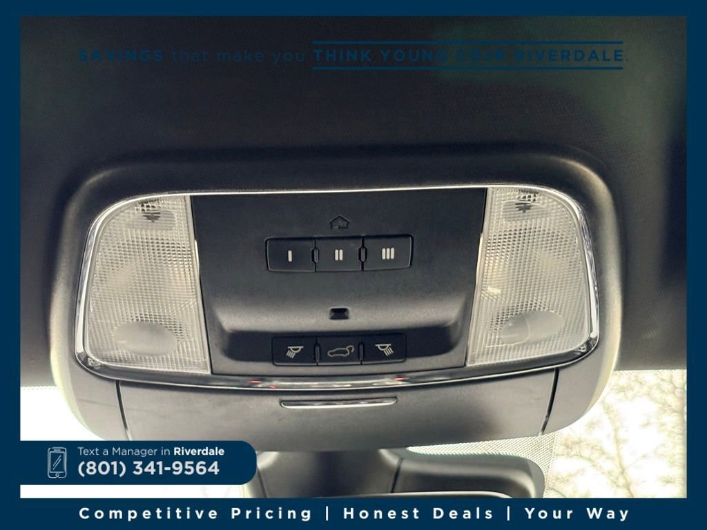 Used 2019 Dodge Durango R/T w/ Technology Group image 18