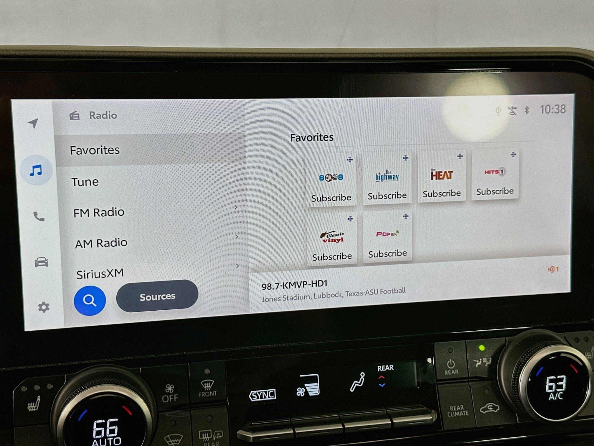 Used 2023 Toyota Highlander XLE FWD image 21