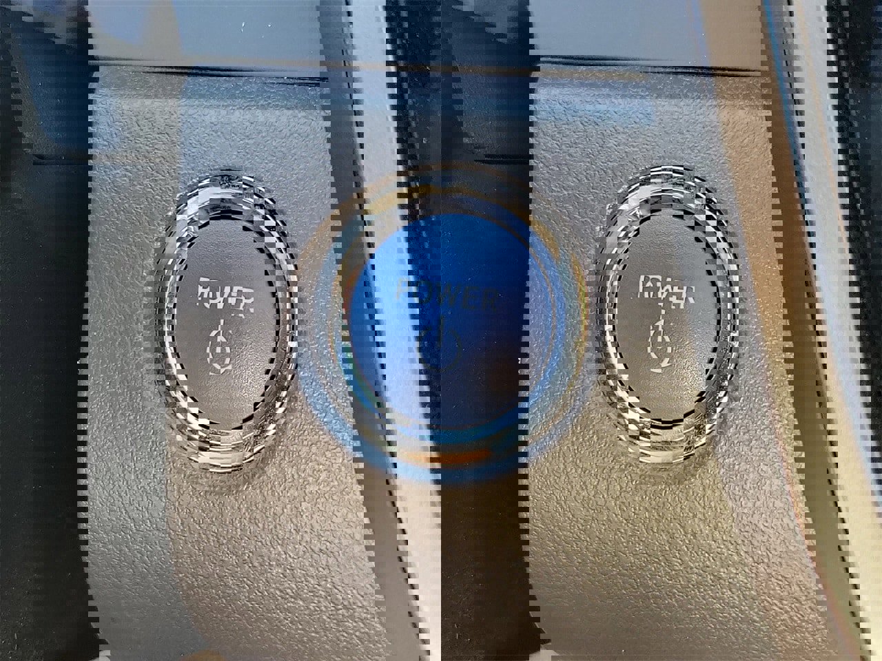 Used 2021 Toyota Camry LE image 30