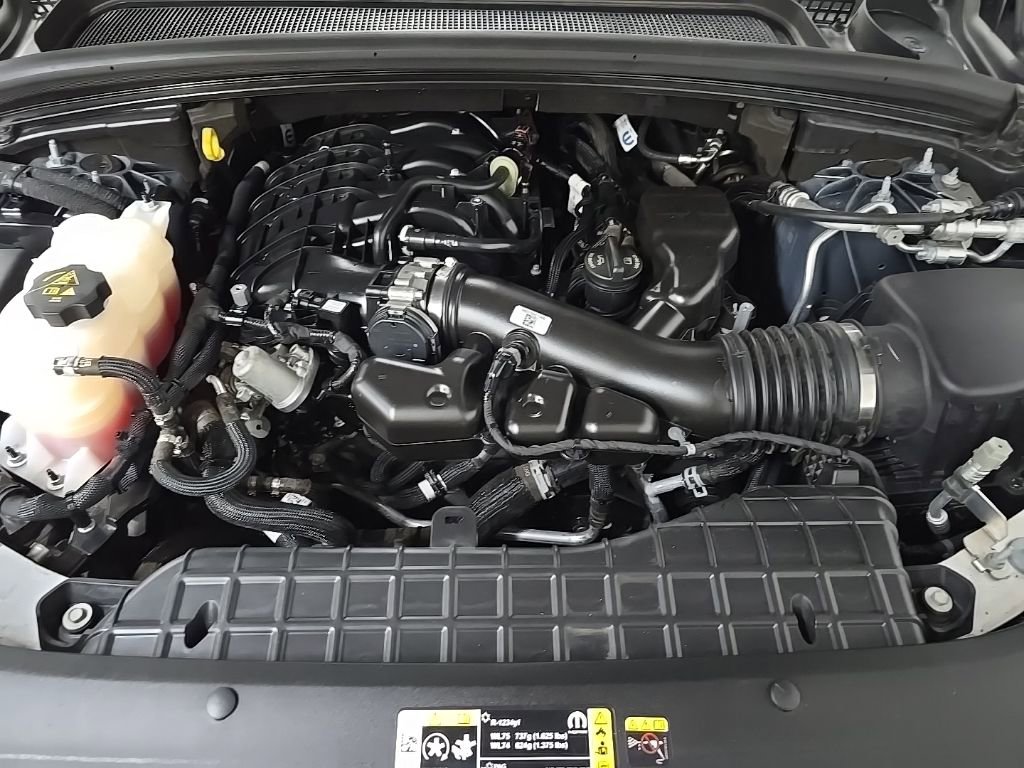 Used 2024 Jeep Grand Cherokee L Laredo image 12