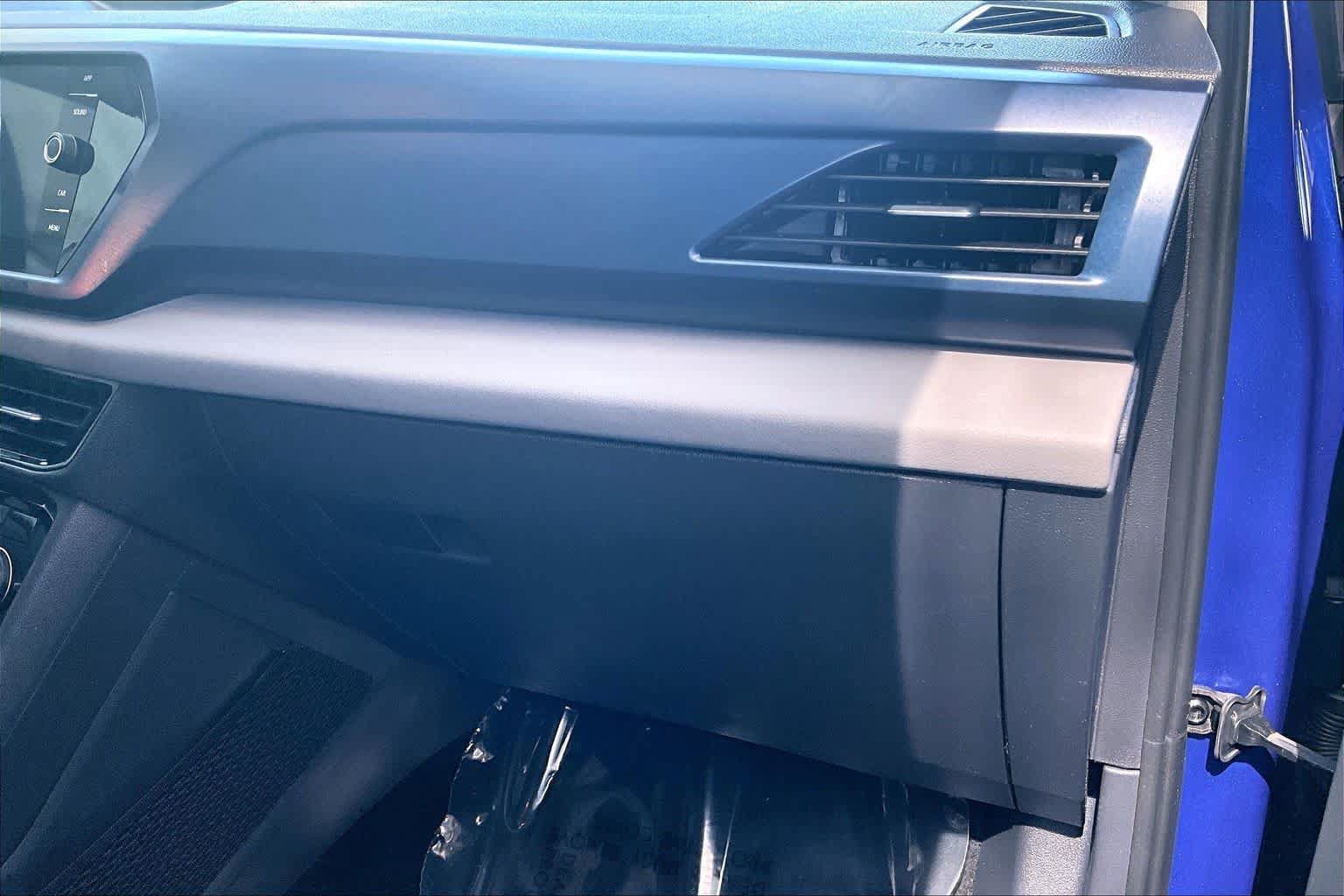 Certified 2023 Volkswagen Taos SE FWD image 19