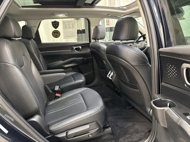 Used 2022 Kia Sorento EX w/ Panoramic Sunroof Package image 34
