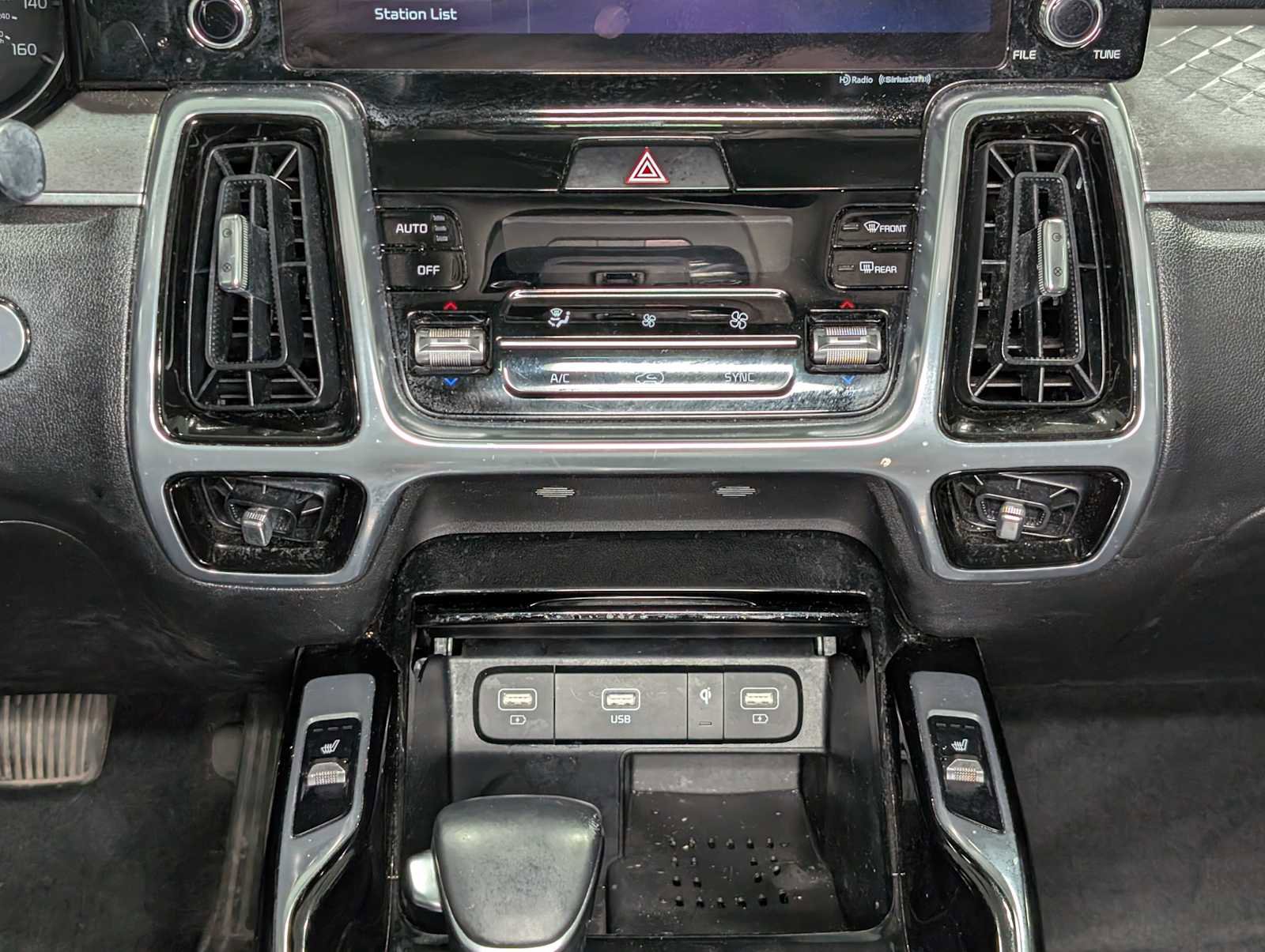 Used 2022 Kia Sorento SX AWD/4WD image 18