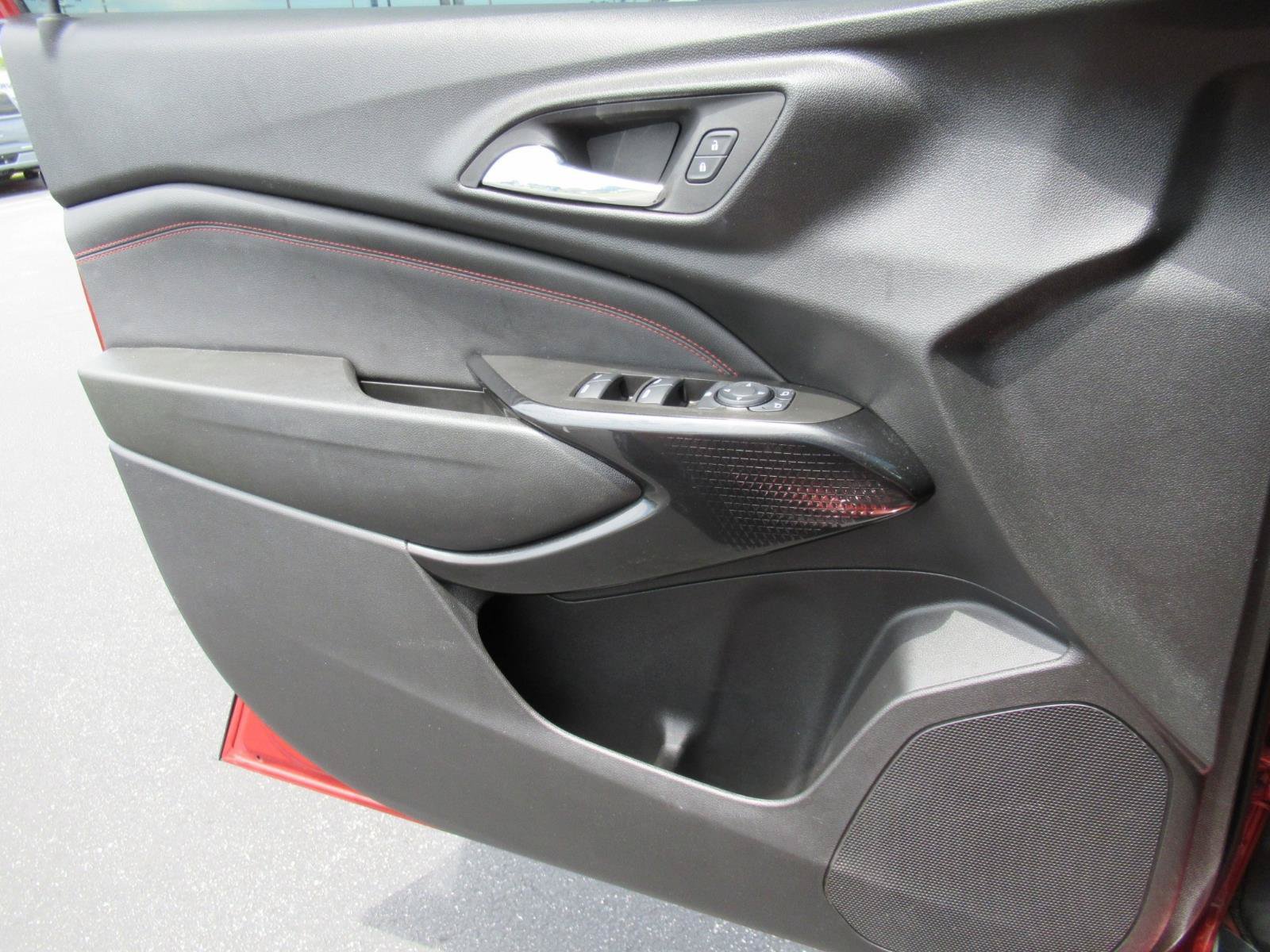 Certified 2024 Chevrolet Trax RS w/ Driver Confidence Package FWD image 19