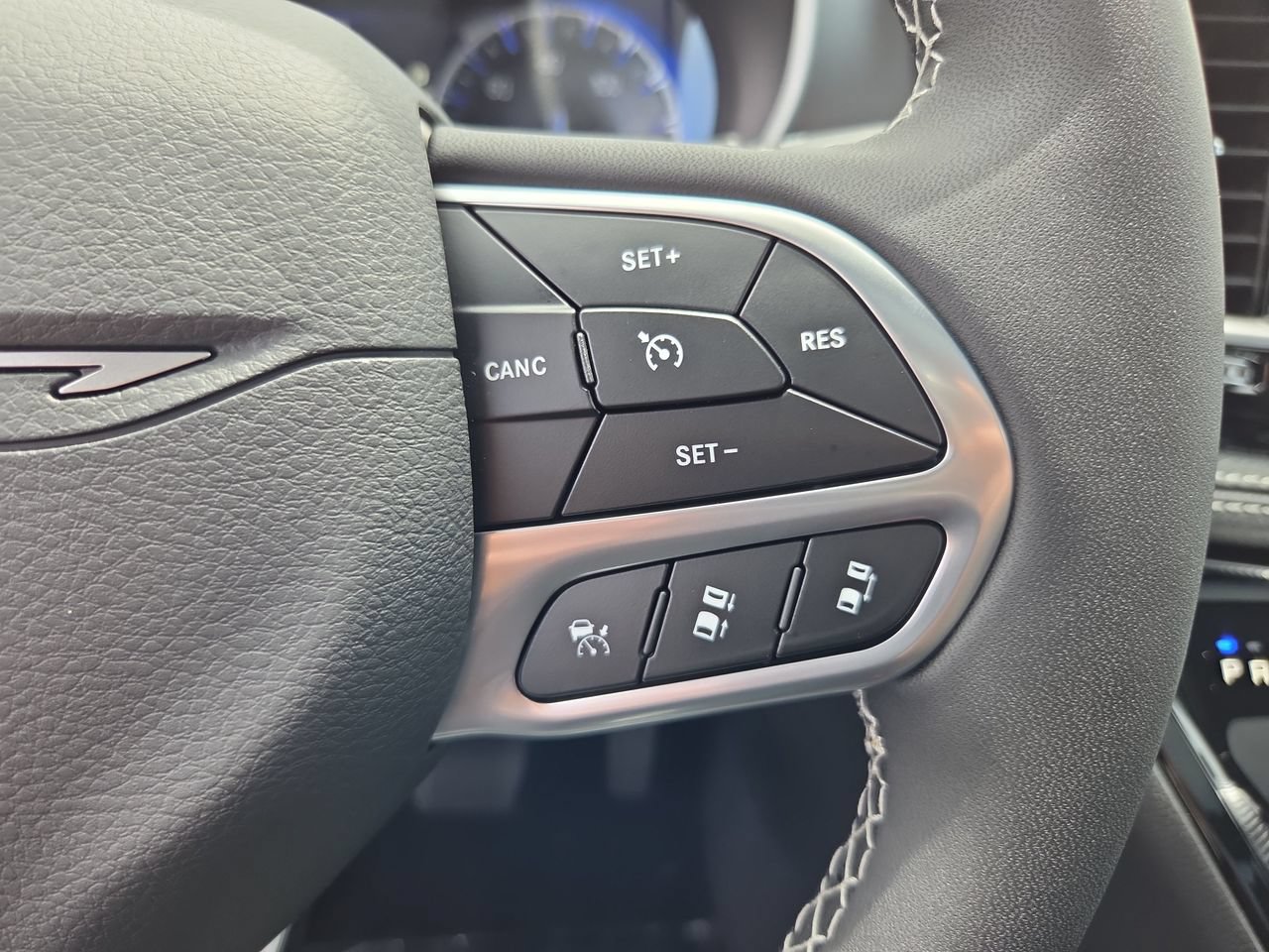 New 2027 Chrysler Pacifica Select w/ Family Tech Group FWD image 29