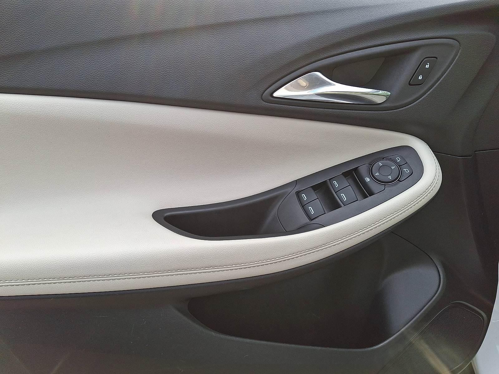 Certified 2023 Buick Encore GX Preferred FWD image 12