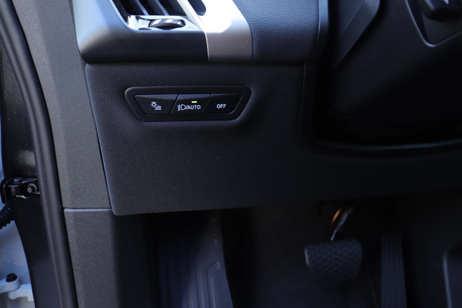 New 2026 BMW iX xDrive60 image 25
