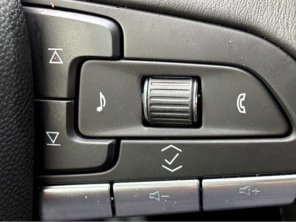 Certified 2025 Cadillac XT4 Premium Luxury image 17