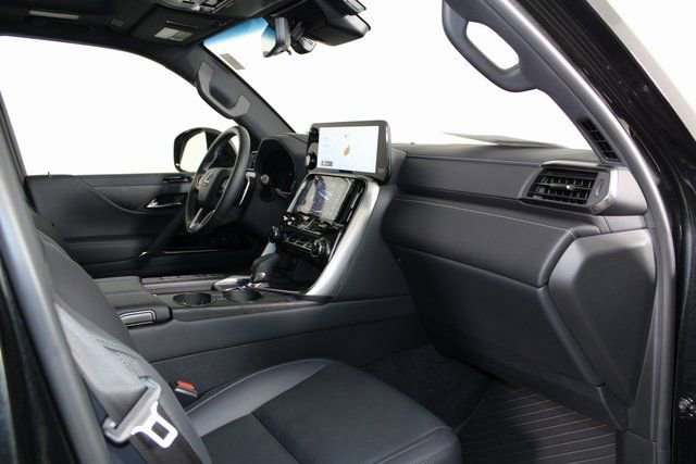 Used 2025 Lexus LX 700h Overtrail w/ Accessory Package (Z1) image 30