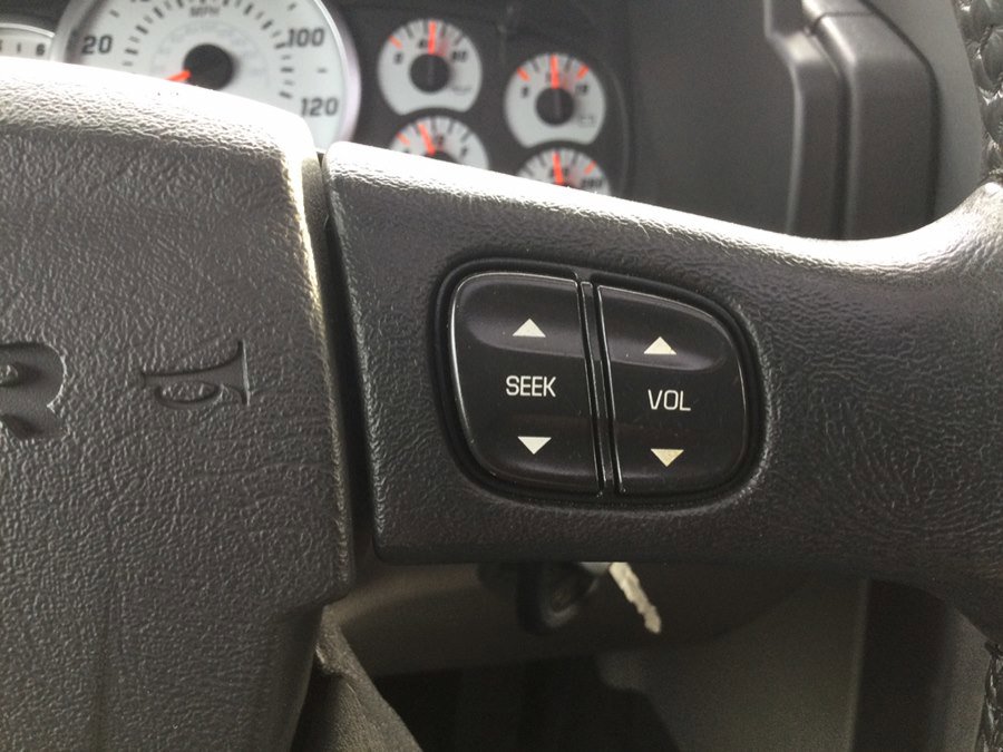 Used 2003 HUMMER H2 w/ Preferred Equipment Group image 29